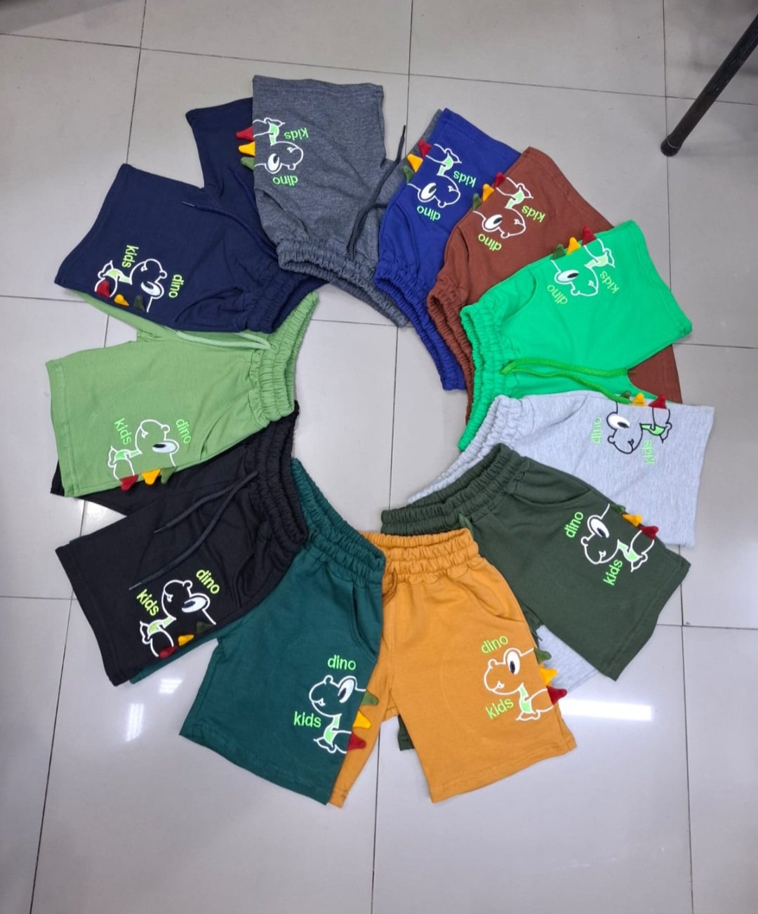 Short dino 3 colitas - imagen 4
